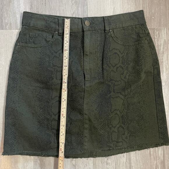 NWT Hollister Mini Skirt Size 9 29 Denim Cut Off Jean Snake Ultra High Rise - Picture 5 of 14